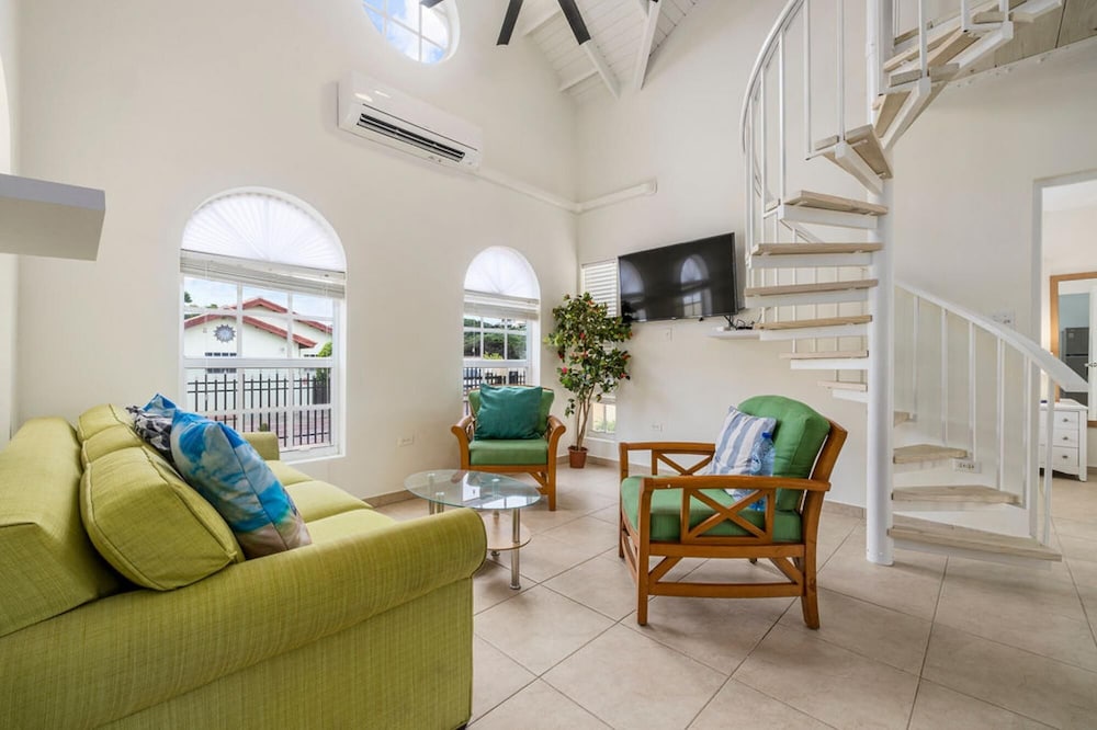 Cute Cozy 3BR Great Location