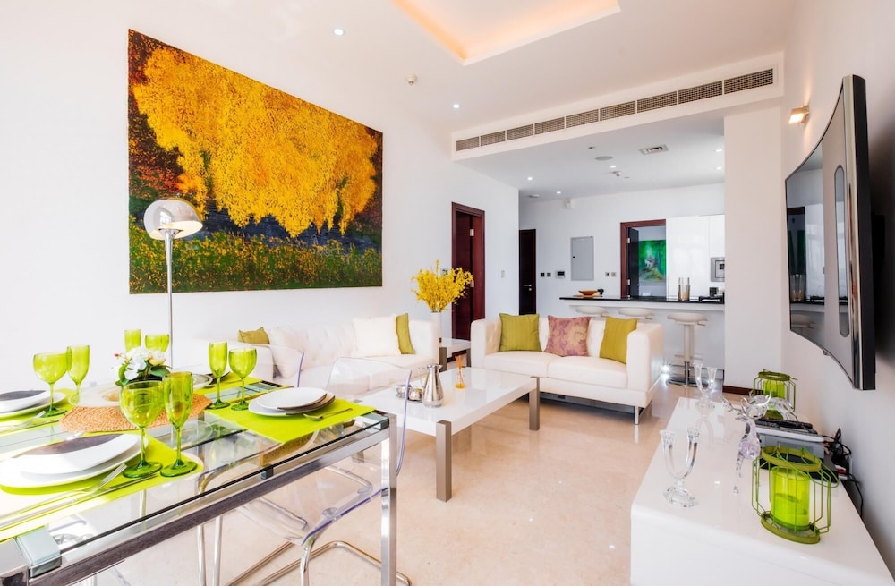 Exquisite 2BR w Exclusive Beach Access at the Palm