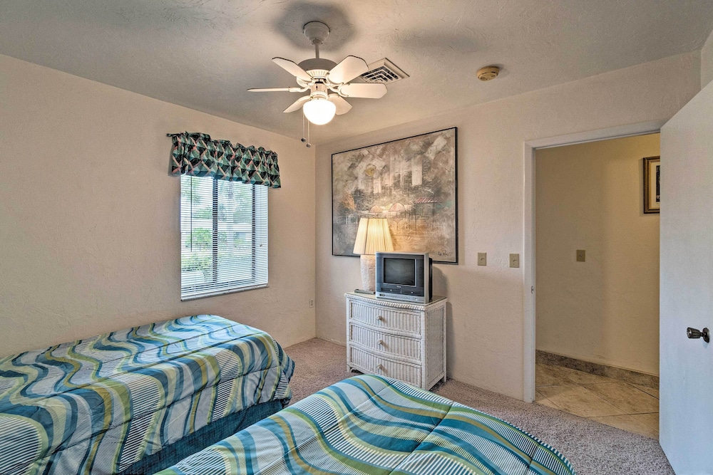 Updated Apartment Walking Distance to Venice Beach view 4
