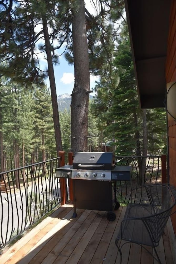2375s Sierra House Retreat 4 Bedroom Home