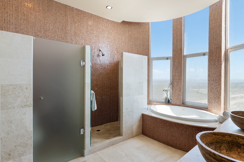 Encanto Living 1201 -4BR by Kivoya