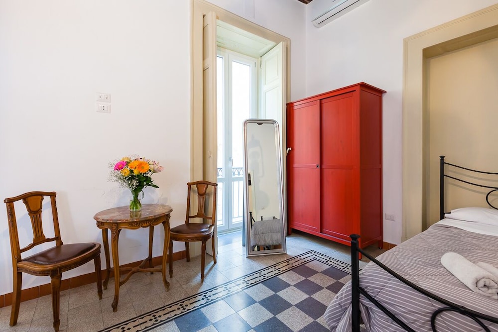 Don Pedro Rooms Vicerè di Toledo in the city center