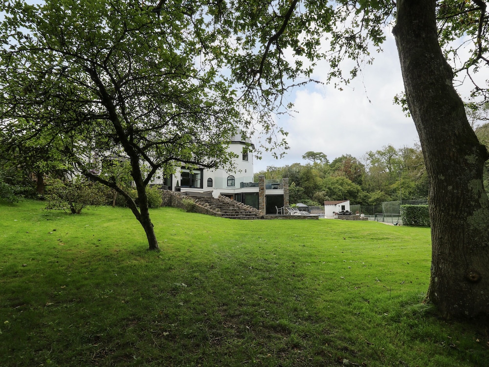 Glamorgan House