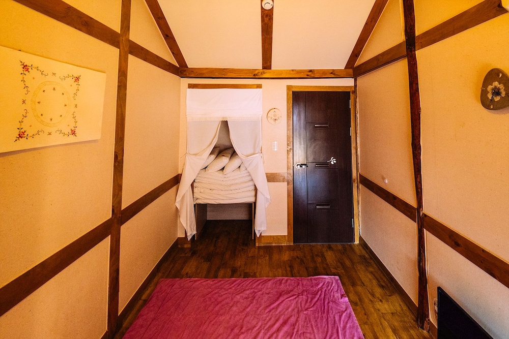 Hohomom Guesthouse