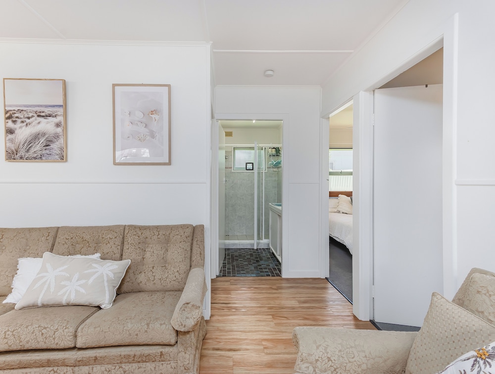 Cozy Pet Friendly Beach House