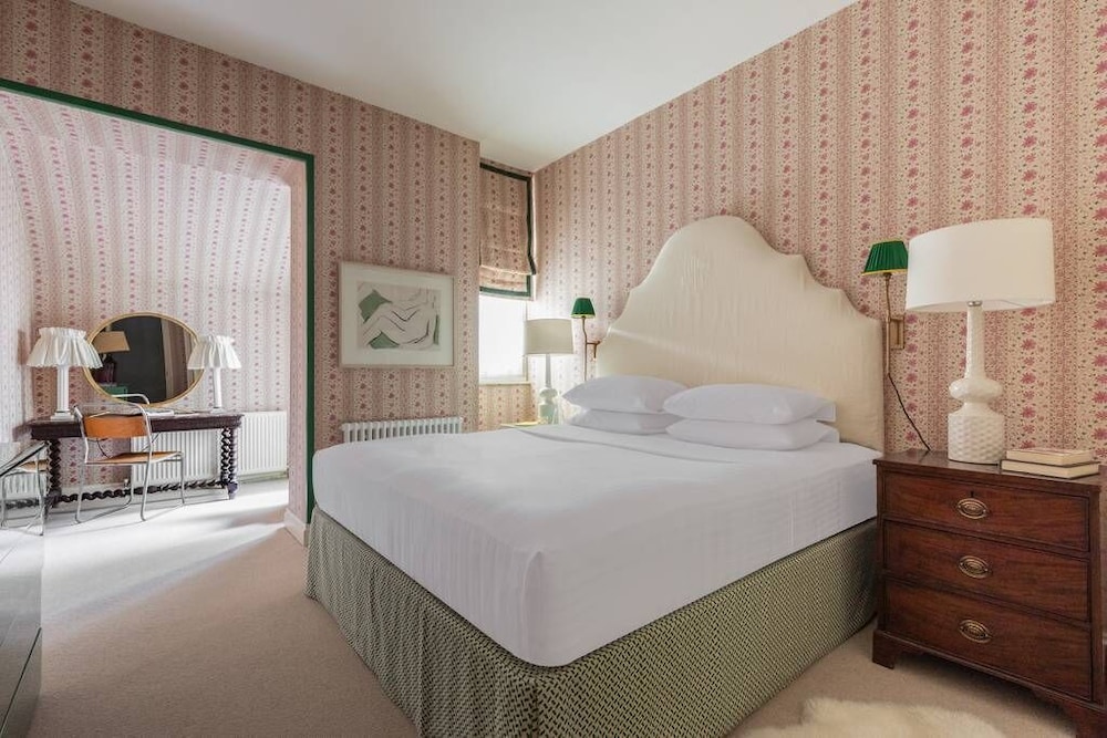 Porchester Square VI by Onefinestay