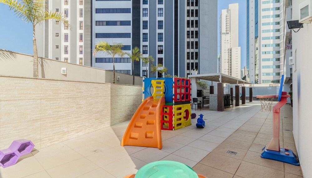 Apart w/ 2 Suites in Condominium With Pool Swr1502