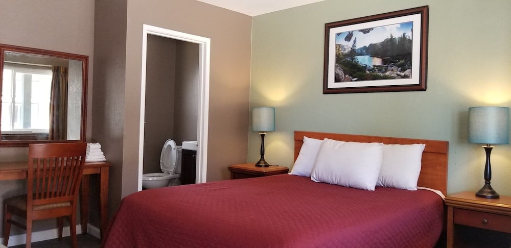Lake Tahoe Vacations - AA Lake Tahoe Inn - Property Image 16