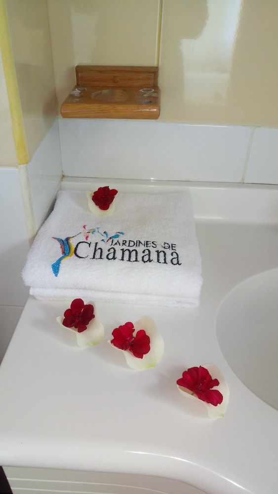 Hosteria Jardines de Chamana