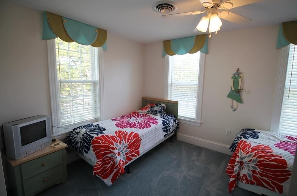 Delaware Avenue 16A