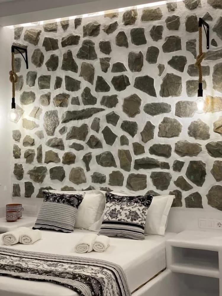 Stone House Agia Anna Naxos