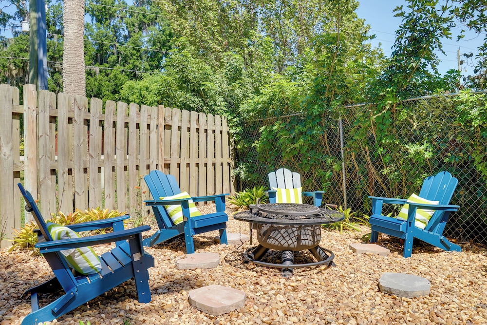 Fish On-site: Okeechobee Cabin w/ Pool Access