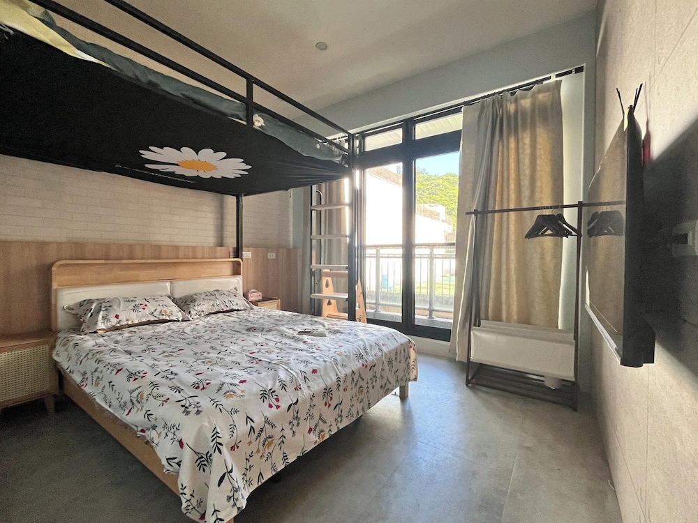 Daisy Light Hostel