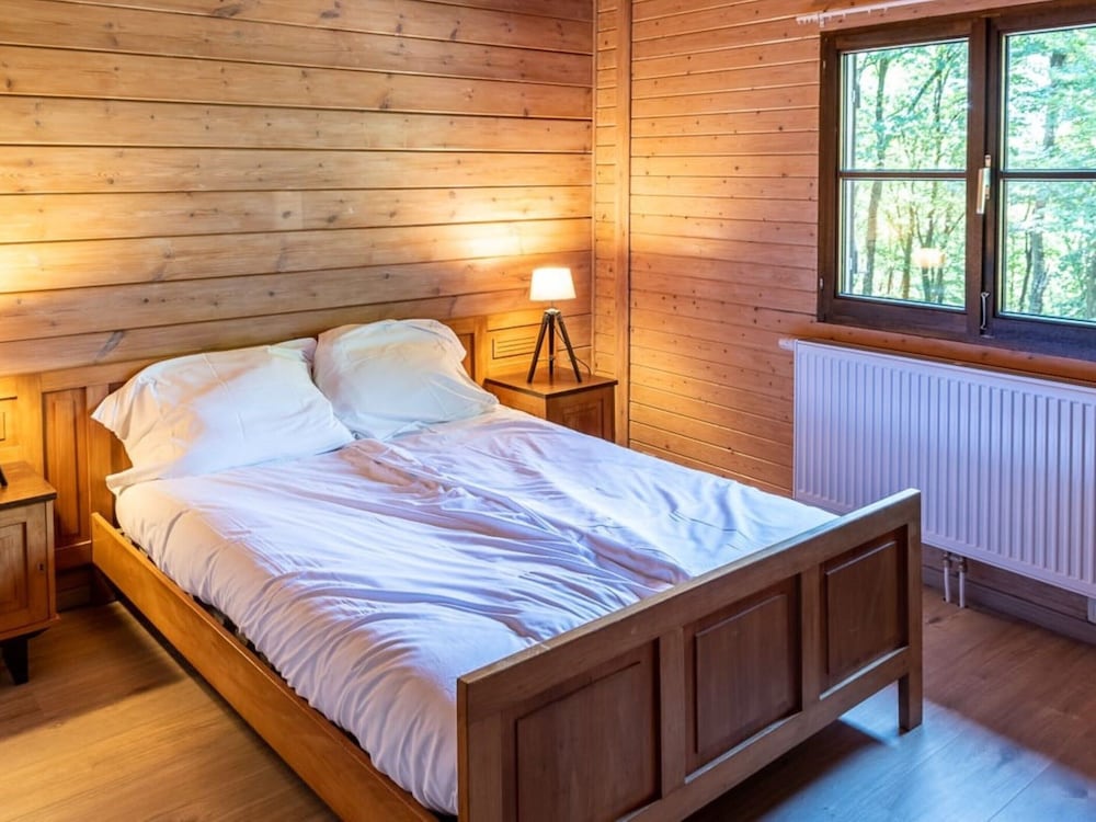 Chalet in the Woods With Nordic Bath