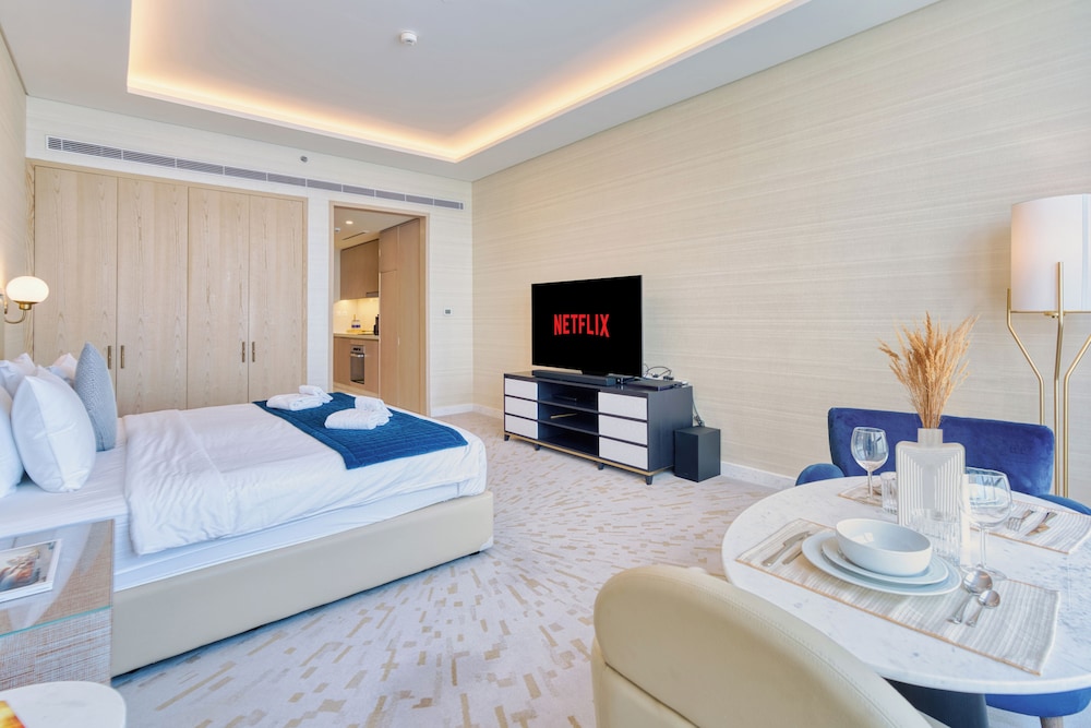 PVH - Modern Studio - Palm Tower