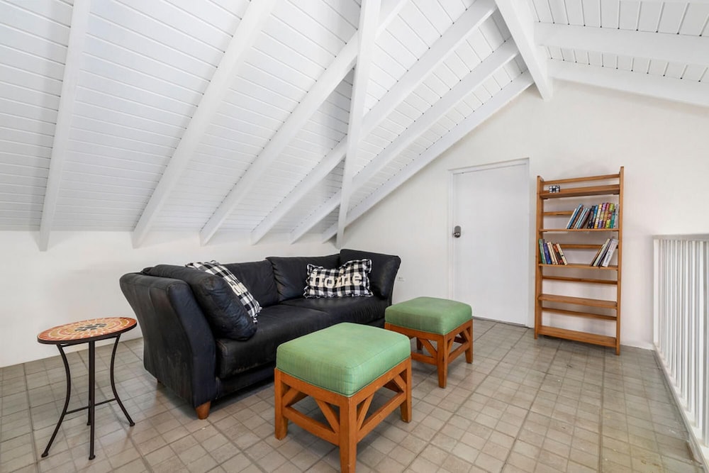 Cute Cozy 3BR Great Location
