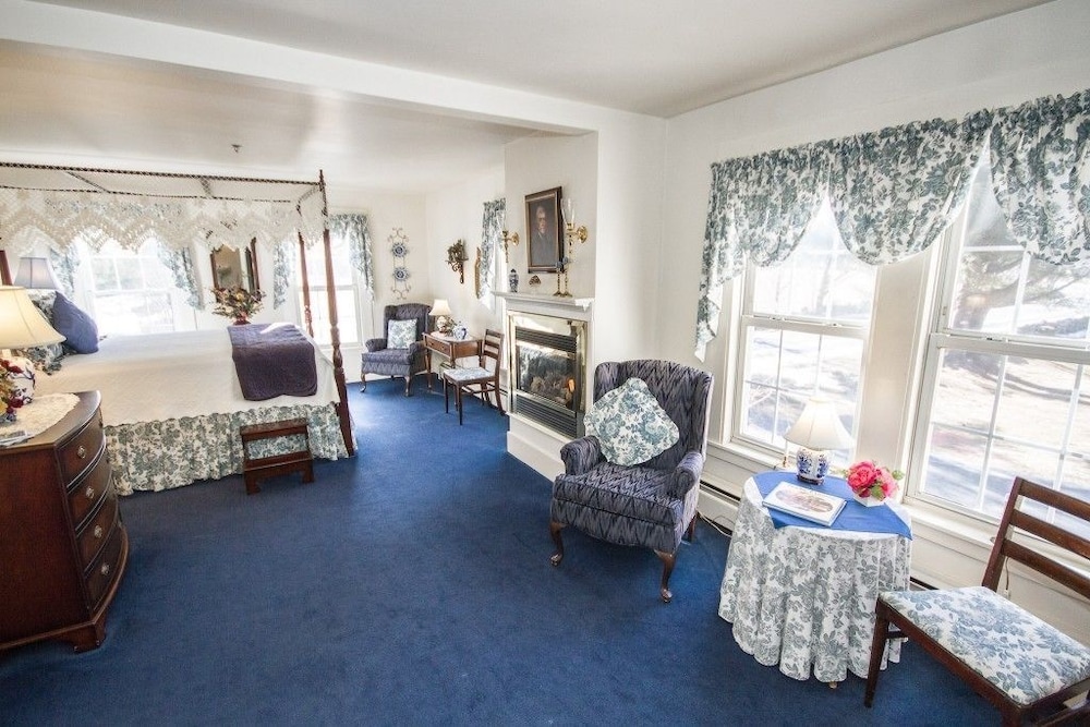 Rosewood Country Inn