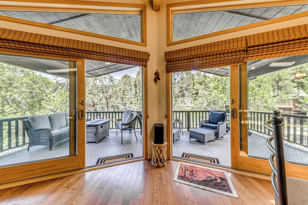 18 Mi to Ski Apache - Ruidoso Home Fit for Family!