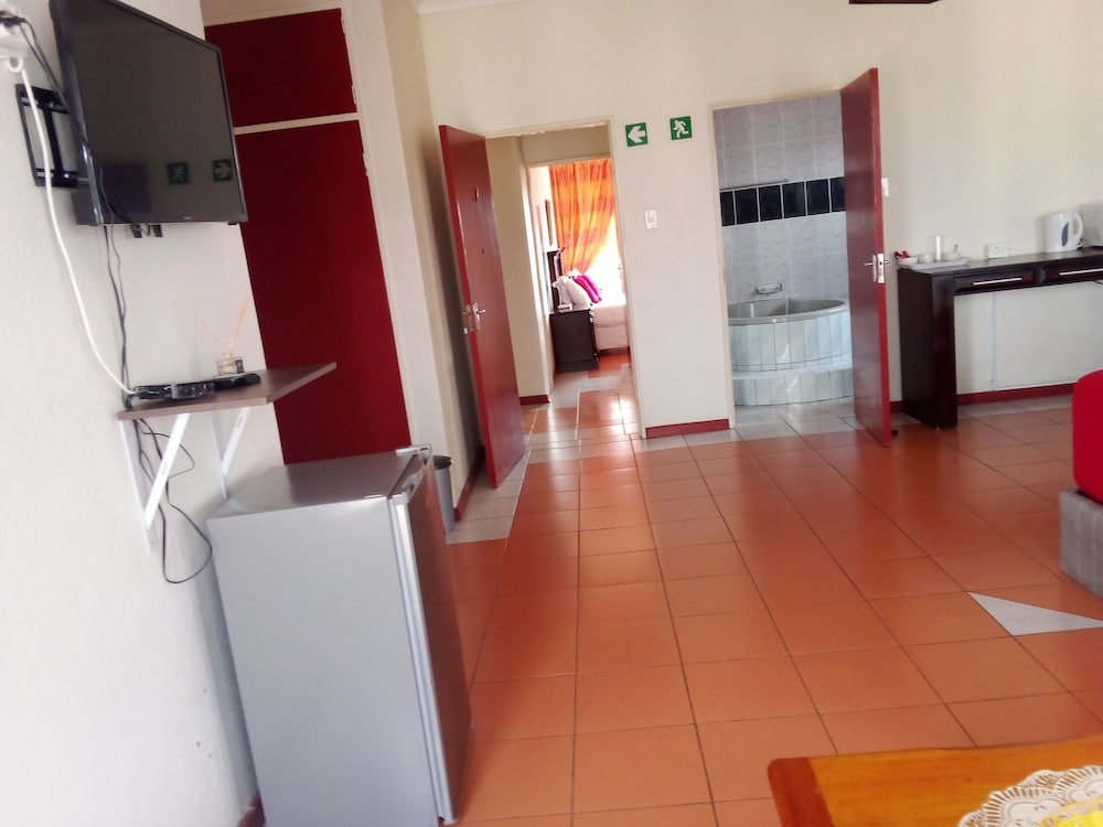 The Haven Guest house Thembelihle view 5