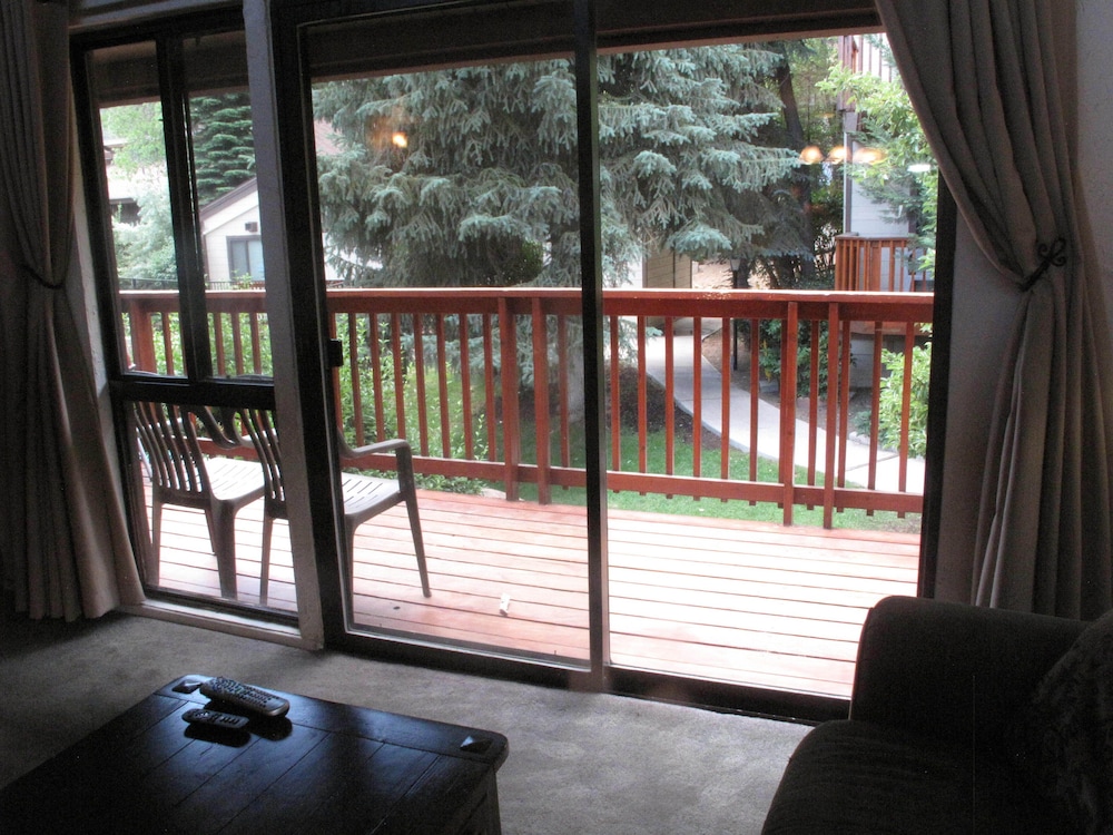 Snow Summit Townhouse Rentals & Sales