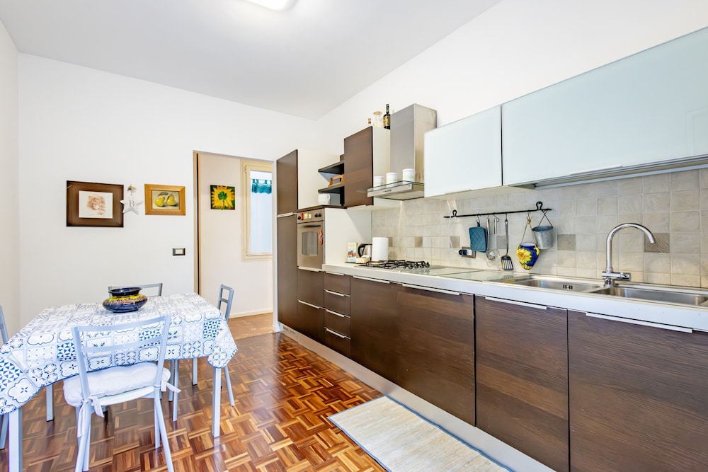 Balcony Flat Near the Center by Wonderful Italy
