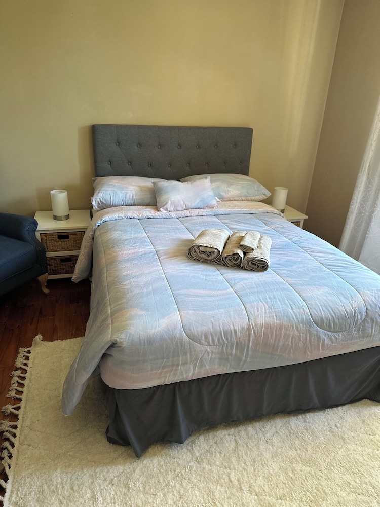 Charming 3 Bedroom Home in Garran, Perfect for Families and Groups