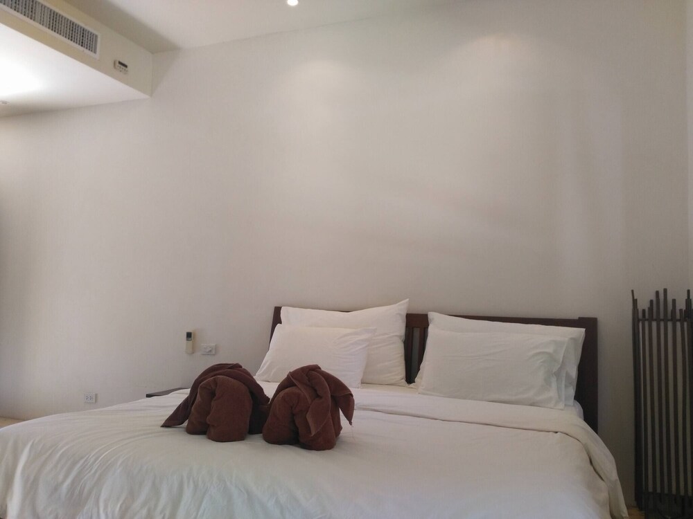 Three Bedroom Balinese Villa - a Shared Pool