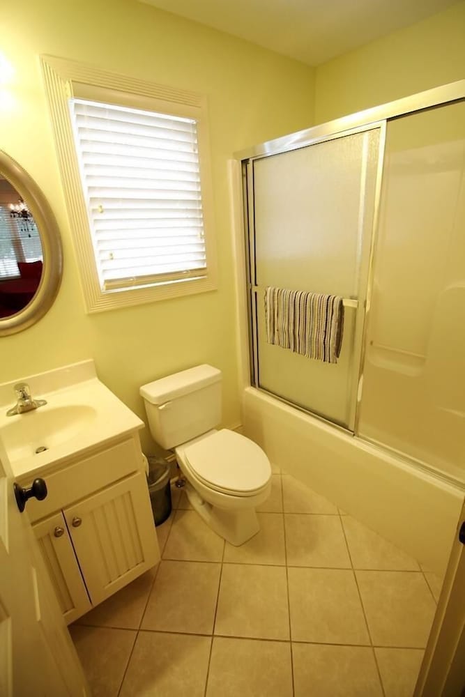 Delaware Avenue 32A