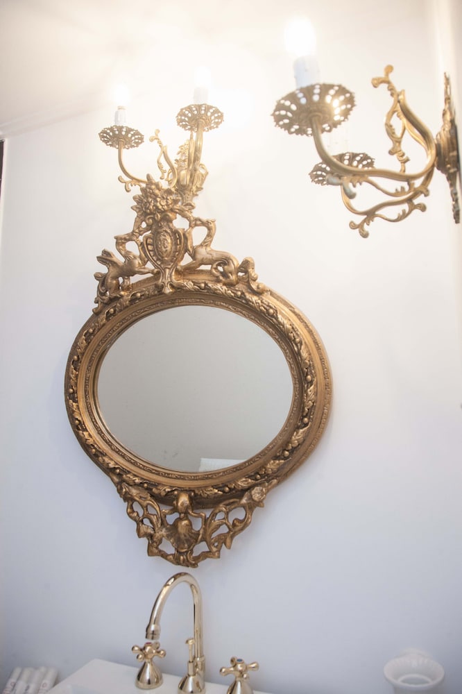 Armata Luxury - Property Image 2