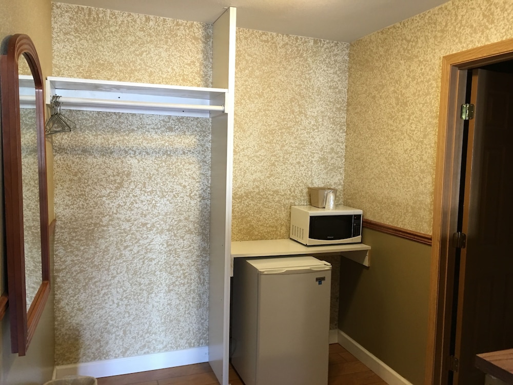 Jefferson City Vacations - Budget Inn - Property Image 10