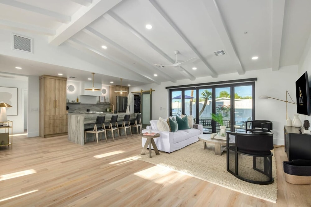 The Kingsley Custom Heated Pool Chef Kitchen Chess