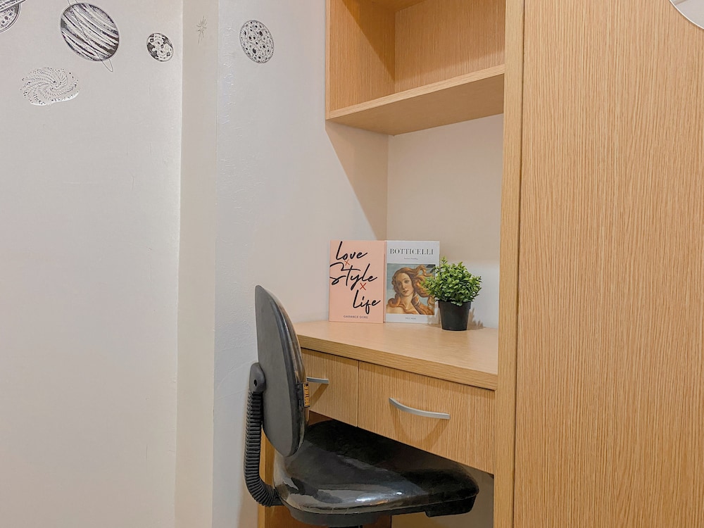 Comfy And Restfull 2Br Near Mall At Bassura City Apartment