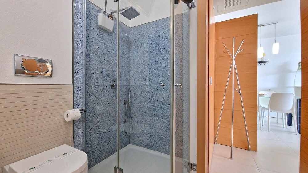 Suite Le Vele Sea View Sleeps 4 and Wifi