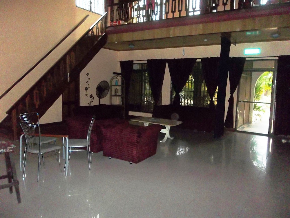 Eden Lodge