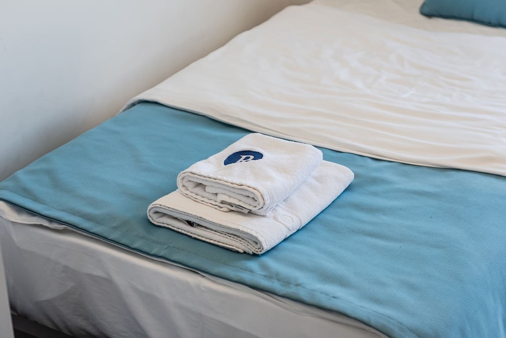 Tranquil Apartment With Pool Access - Manjola