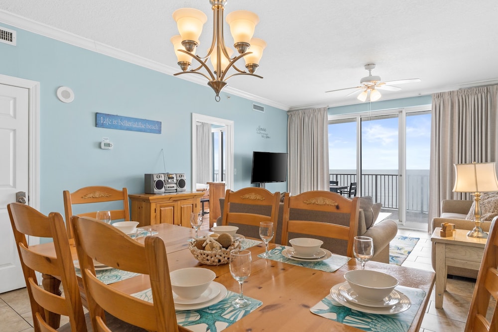 Twin Palms by Book That Condo