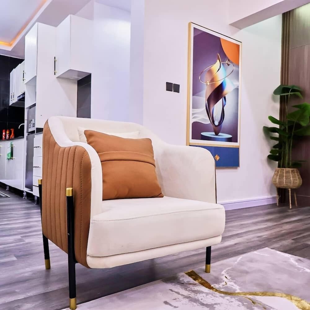 Purple Lavender Court Apartment