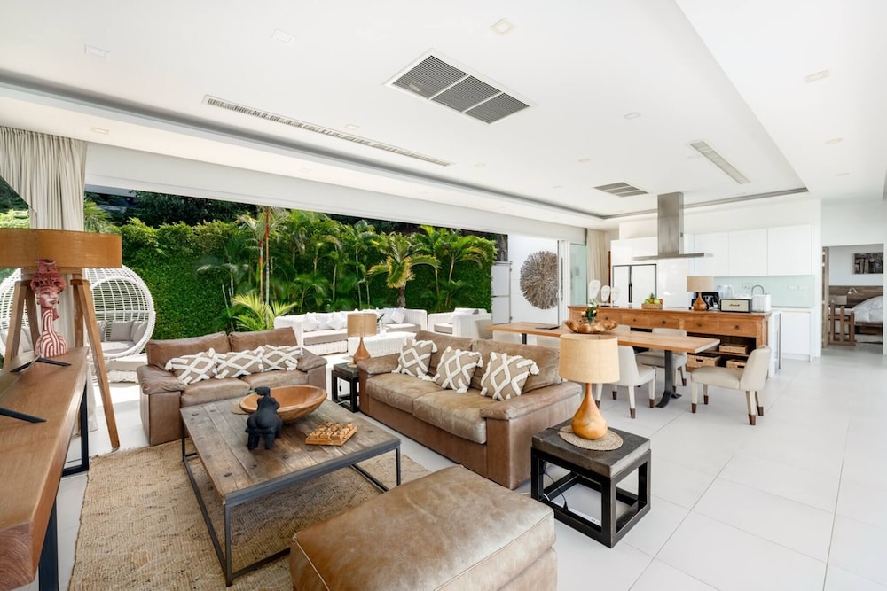 Luxury Sea View Pool Villa L at Unique Residences
