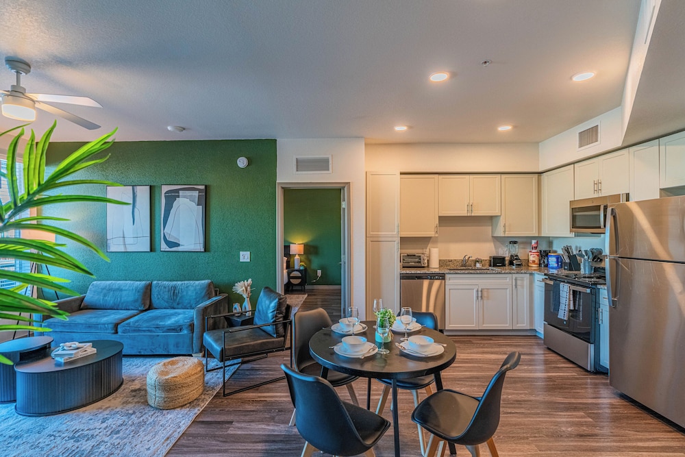 ROVE LIVING/KL - Cardinal 95