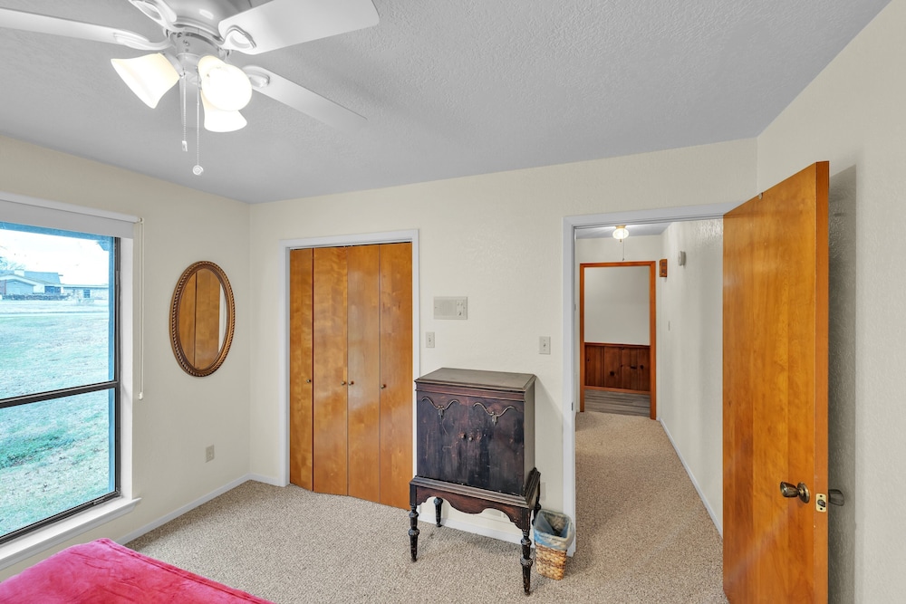 Lake House At Granbury 3 Bedroom Home