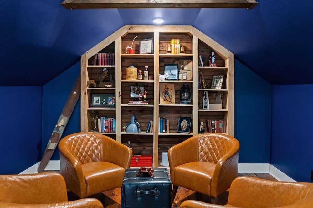 Old Clarksville House - Secret Bar