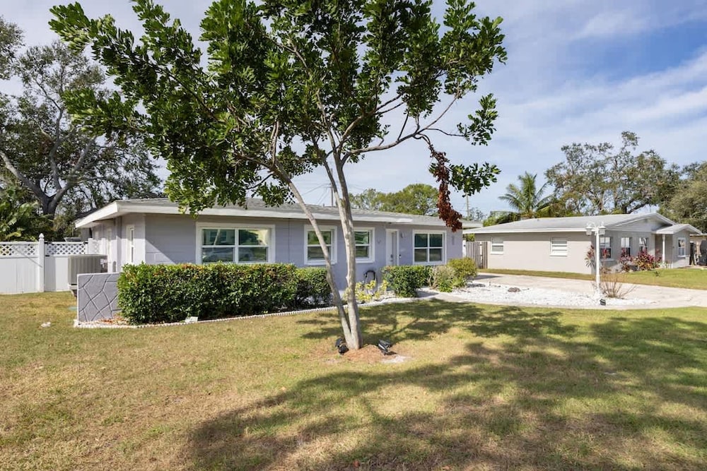 Fun Family-friendly Largo Home Heated Pool