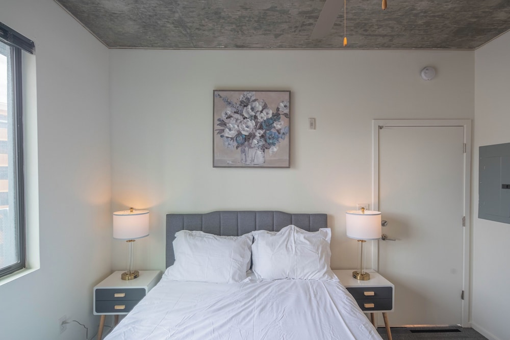 ROVE LIVING/KL - Roosevelt Point