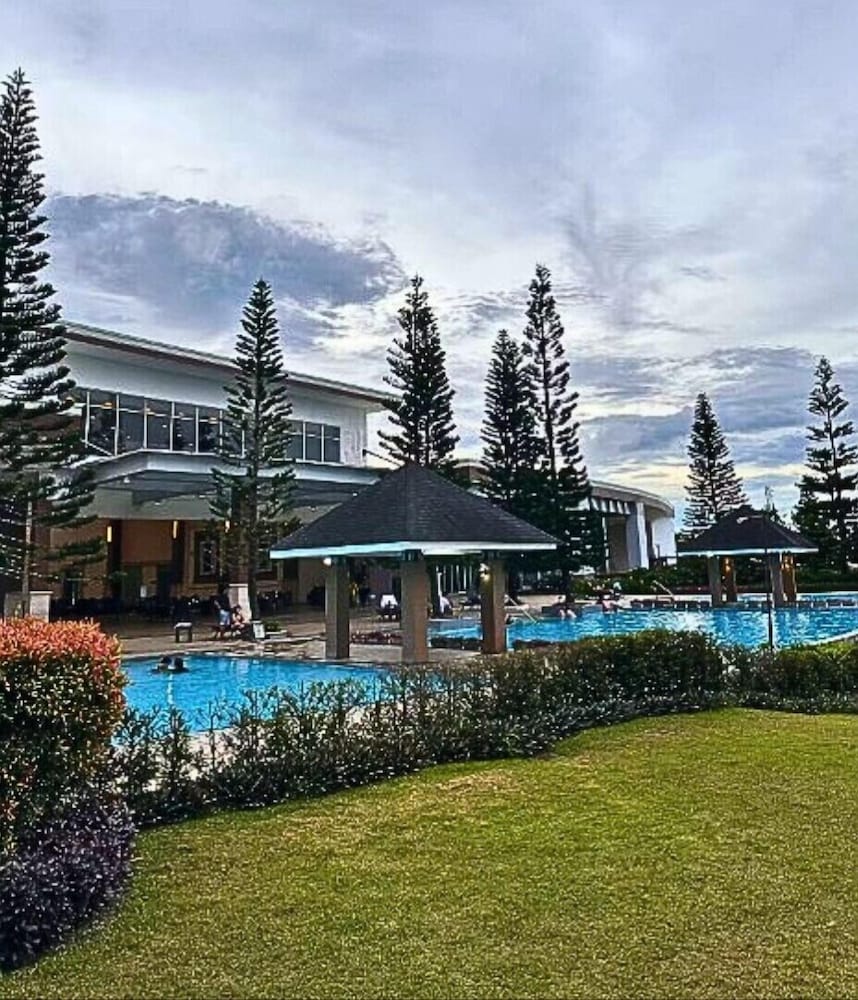 Need Place To Stay In TAGAYTAY. Book Now