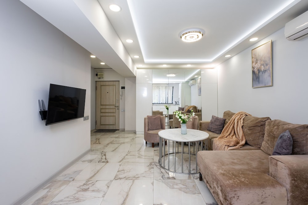Apartment by Luxe Group XO444