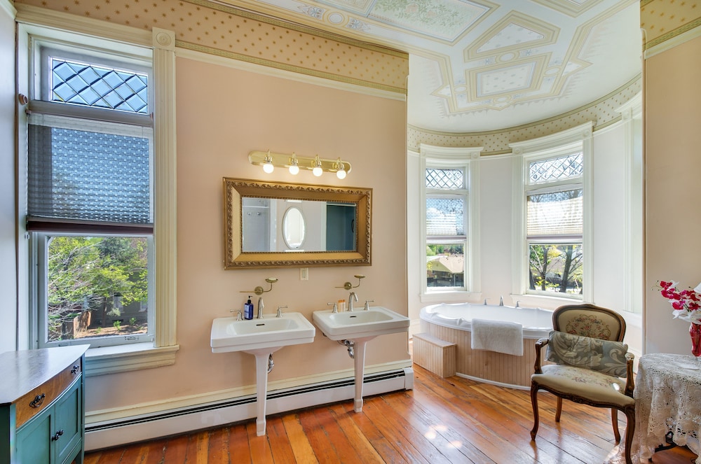 Lumber Baron Inn