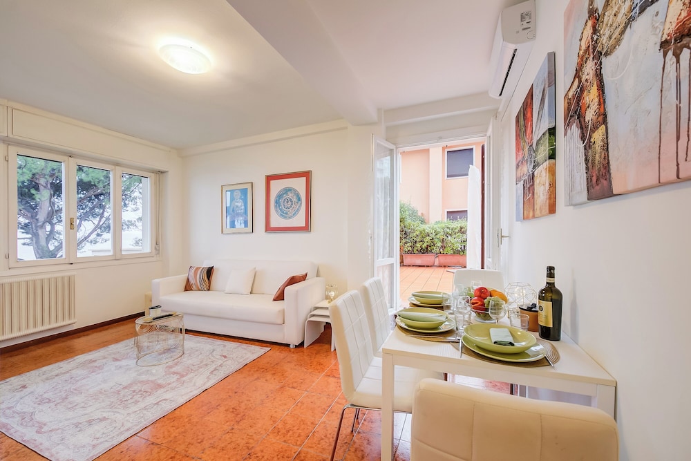 Franka House Terrace Private & Lake View