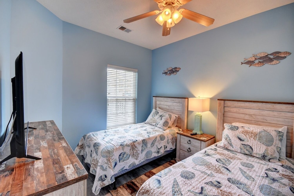 5001 Harvest Drive #103 3 Bedroom Condo by Redawning view 2