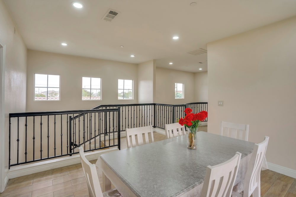 Explore the OC Coast! Midway City Home w/ Yard