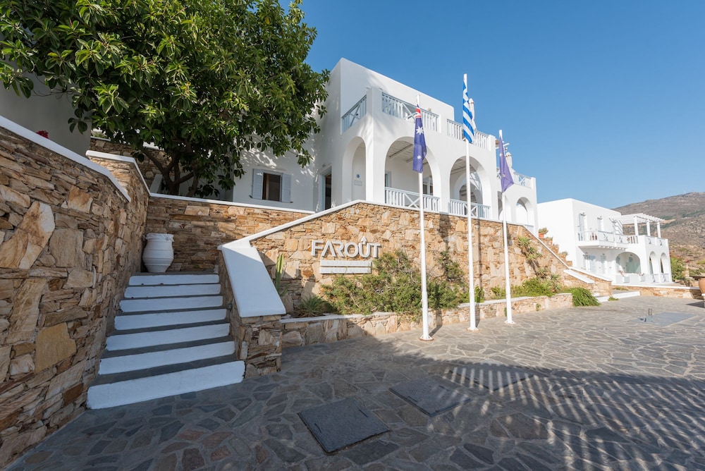 Far Out Hotel & Spa